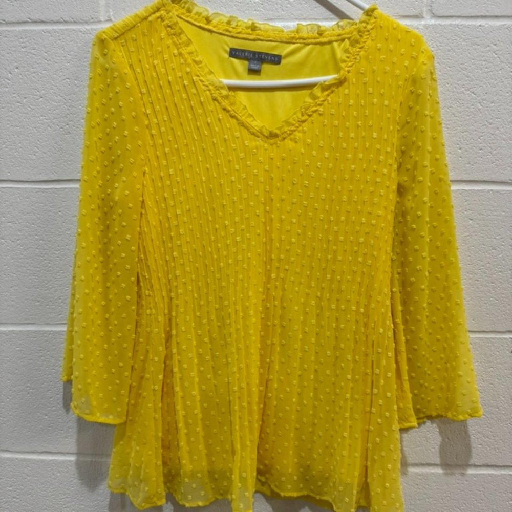 Valerie Stevens Size S yellow Blouse